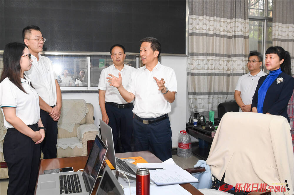 许忠建：全力以赴抓好安保措施落实
