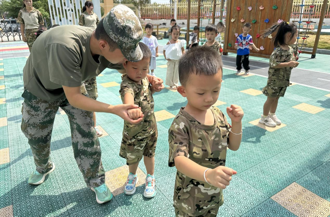 童心筑军梦·小兵砺成长--启德幼儿园开展第一届军事训练周活动