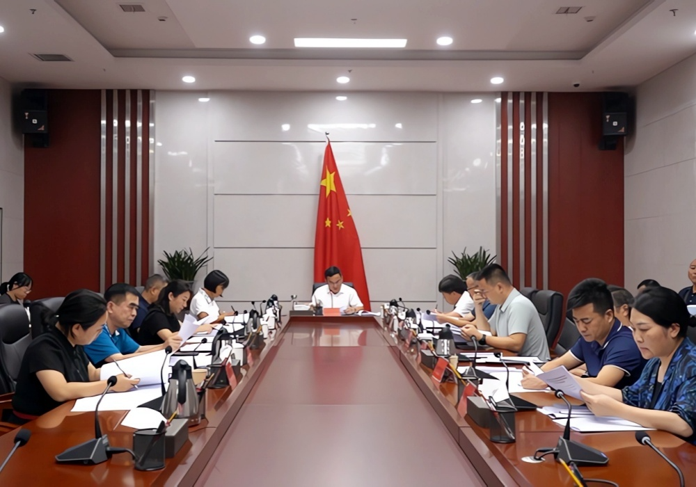 九届县人民政府2024年第11次常务会召开 梁元和主持
