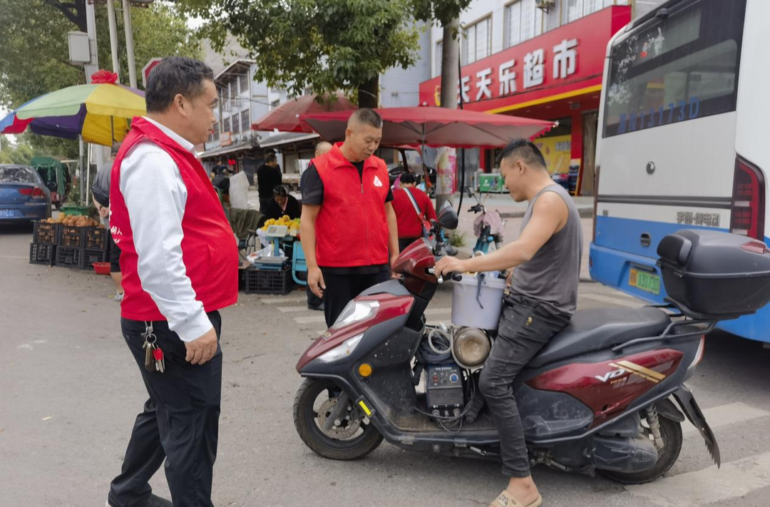 公坪镇：多措并举筑牢国庆期间道路交通安全防线