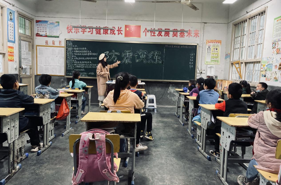 罗卜田乡小学开展防震应急演练 提高应急避险能力