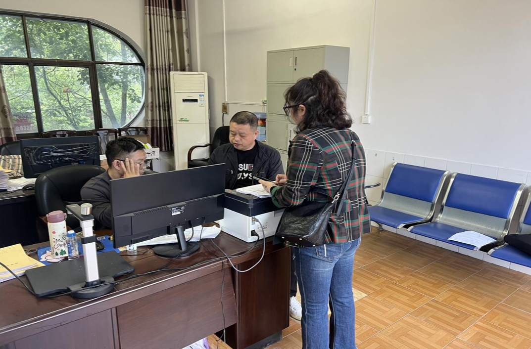 芷江道路运输服务中心扎实推进道路运输行业“高效办成一件事”工作