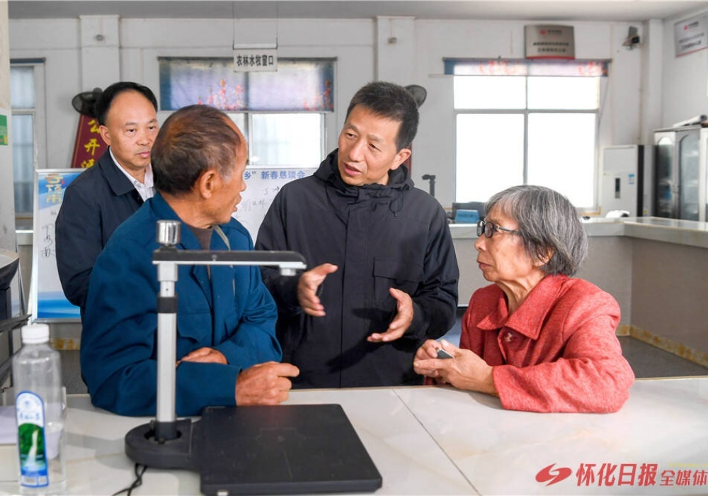 许忠建在麻阳乡镇督导检查工作