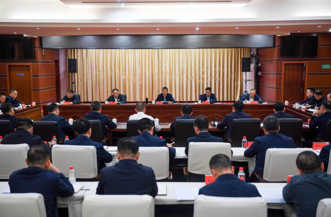 许忠建：聚焦问题攻坚克难 坚决打好翻身仗