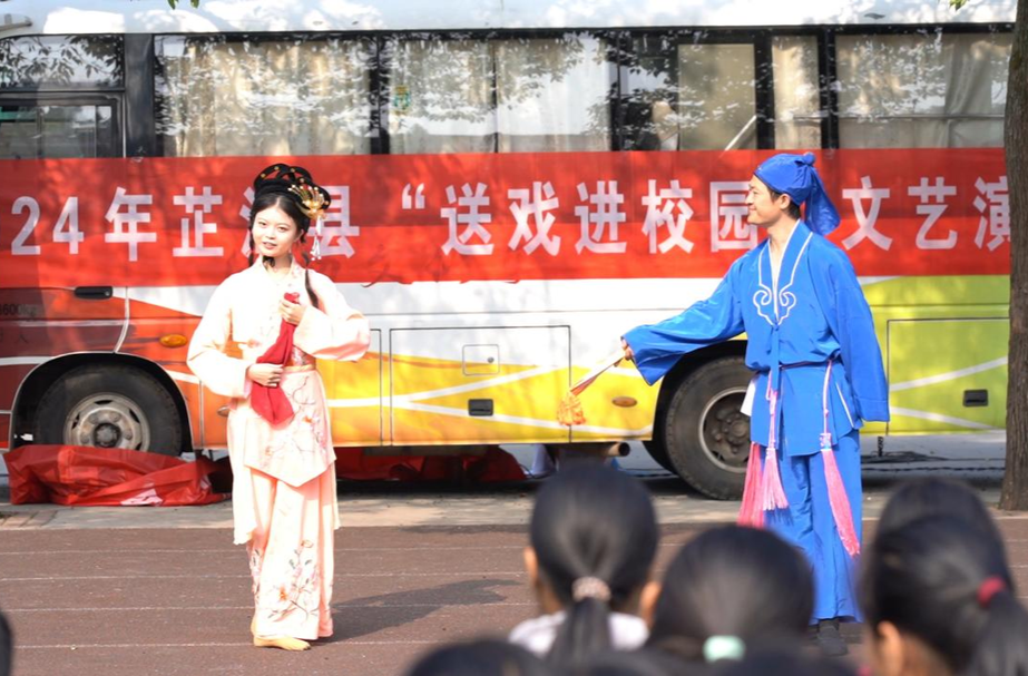 芷江：送戏进校园 品味传统文化魅力
