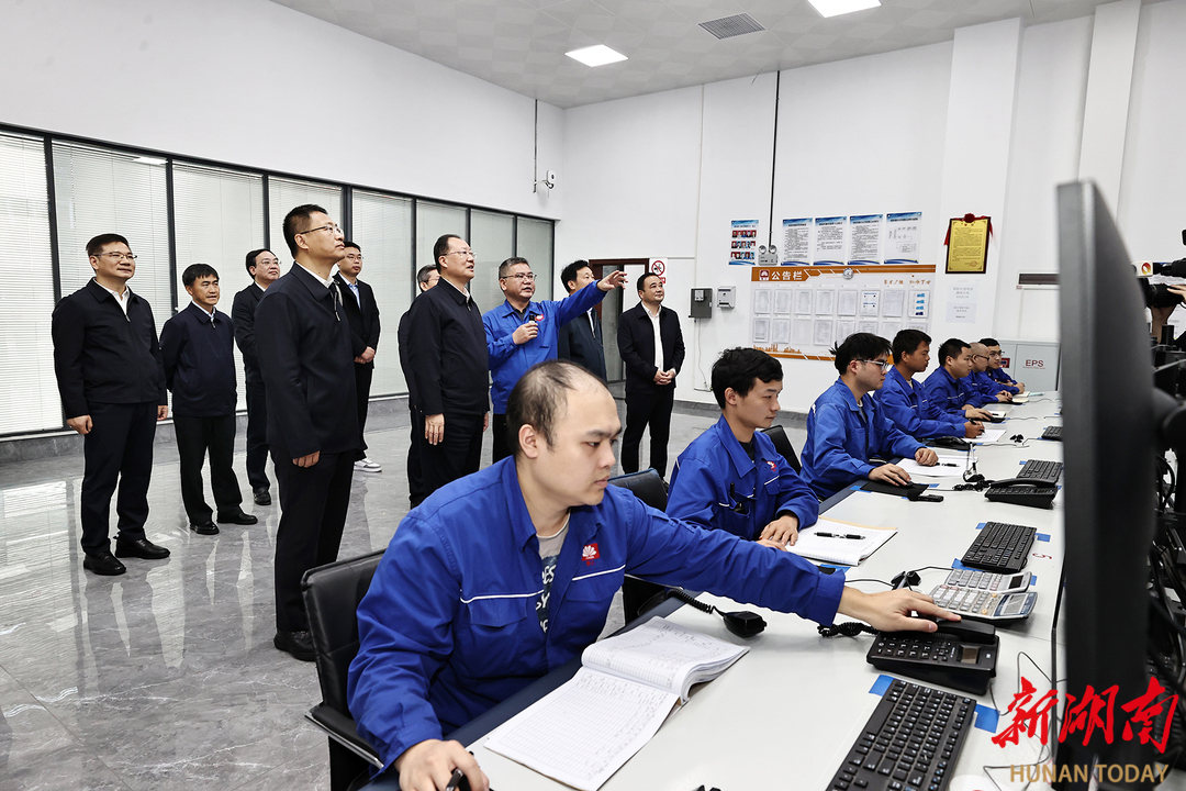 毛伟明在岳阳调研经济社会发展情况