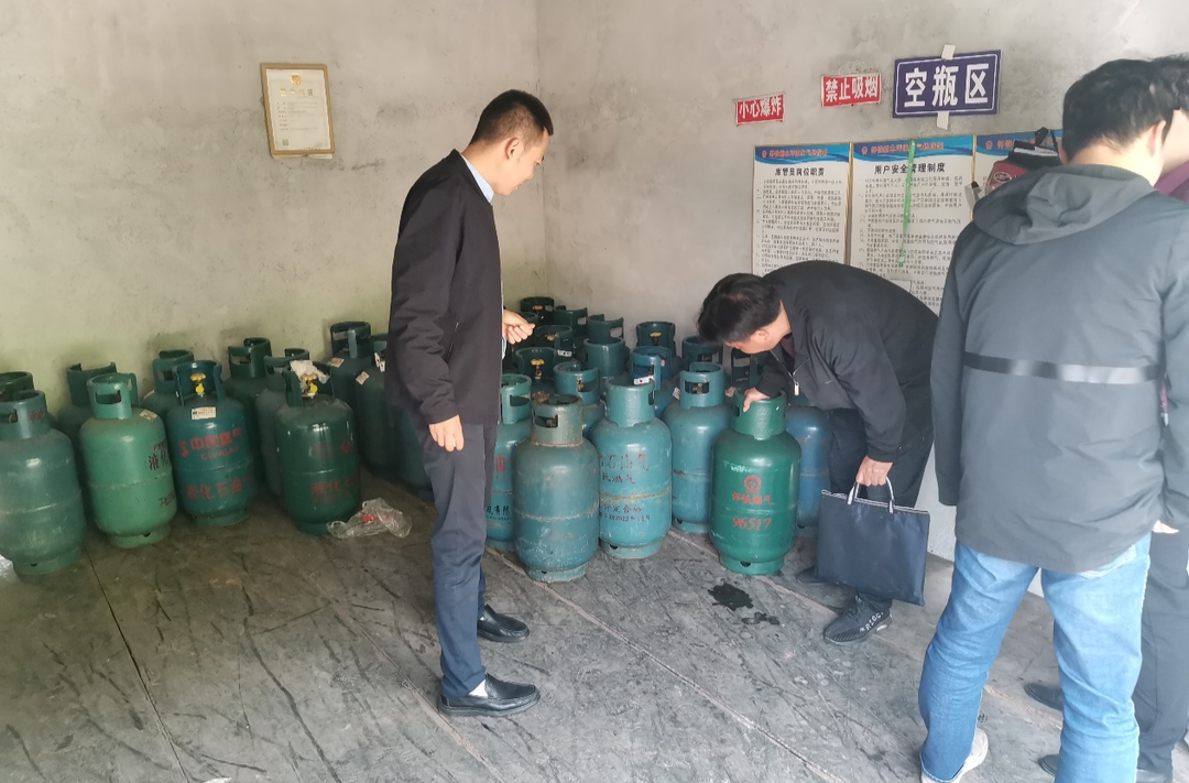 楠木坪镇：紧绷风险防范“思想弦” 筑牢安全生产“防护网”