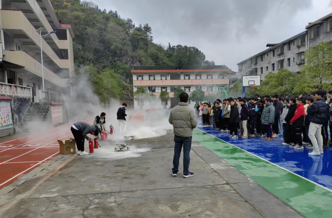 冷水溪乡：交通安全宣传、消防安全教育活动进校园