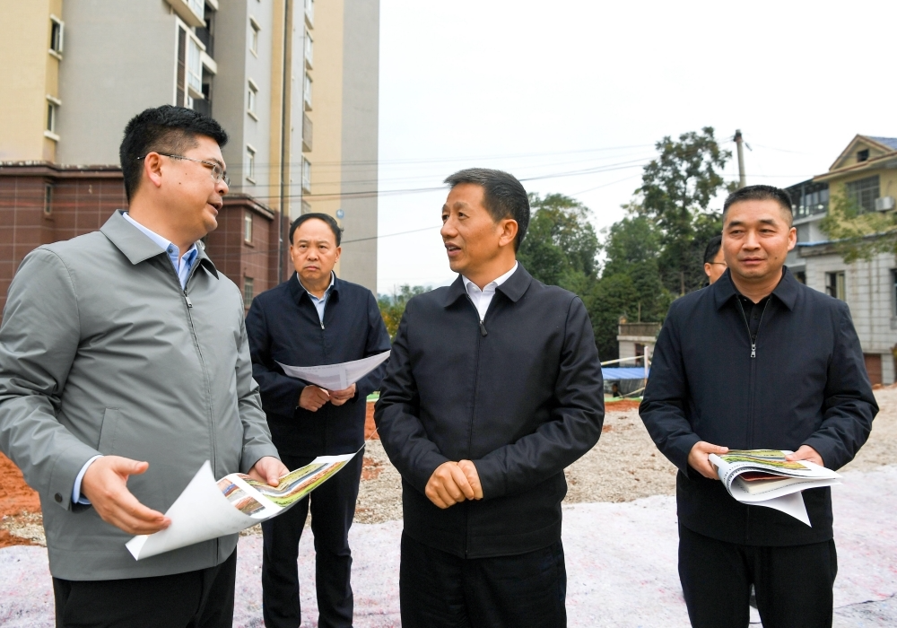 许忠建现场调研鹤中一体化发展和太平溪综合治理工作