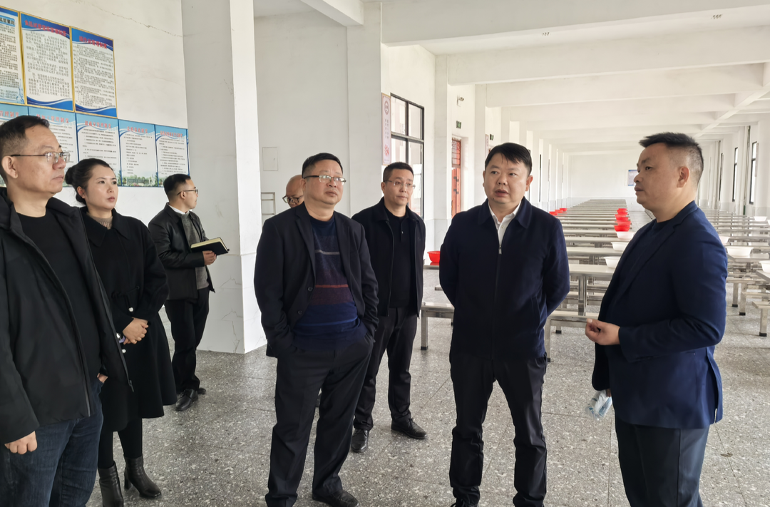 梁志平赴土桥镇小学督导检查学生营养餐保障工作