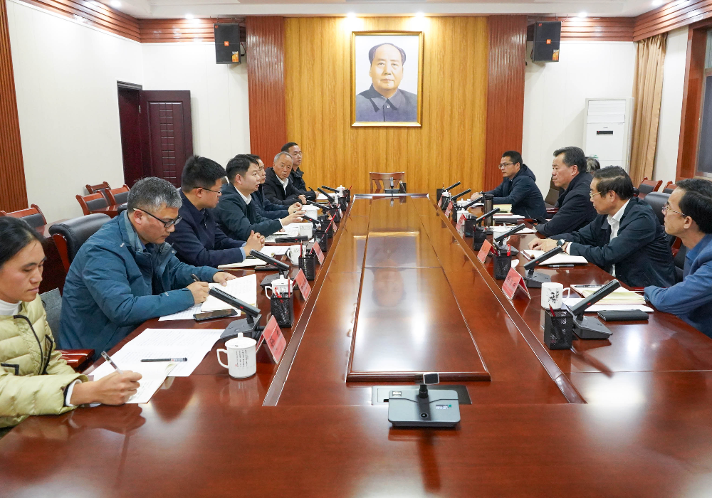 石希欣一行来芷江调研党史及党史联络工作座谈会召开