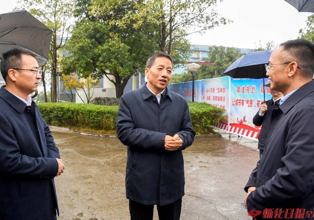 许忠建：铆足干劲攻坚克难 加快推进项目建设