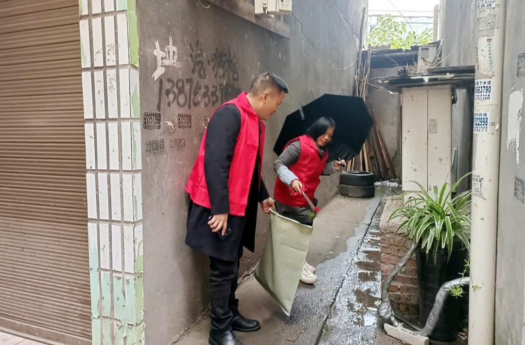 公坪镇：扎实开展农村人居环境整治提升行动