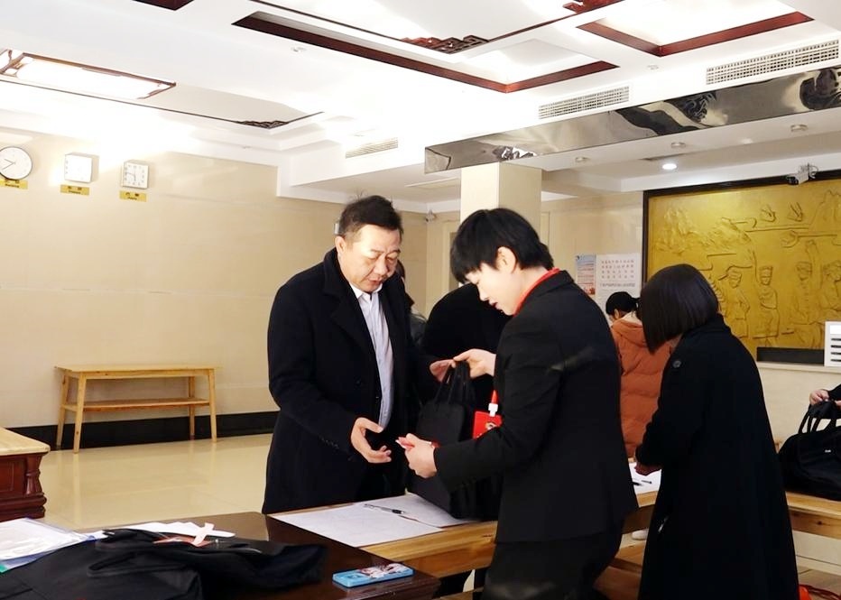 快讯丨今天上午，政协委员陆续报到