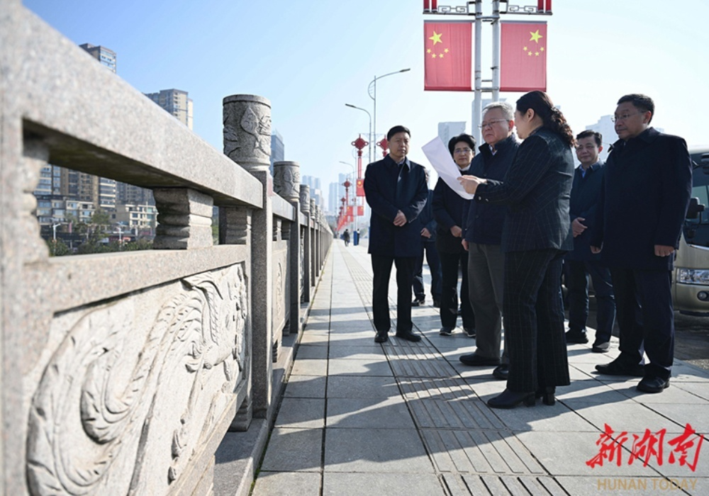 沈晓明调研湘西州经济社会发展情况