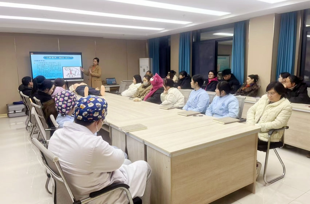 芷江妇幼保健院走进医口健口腔医院开展急救宣教与演练