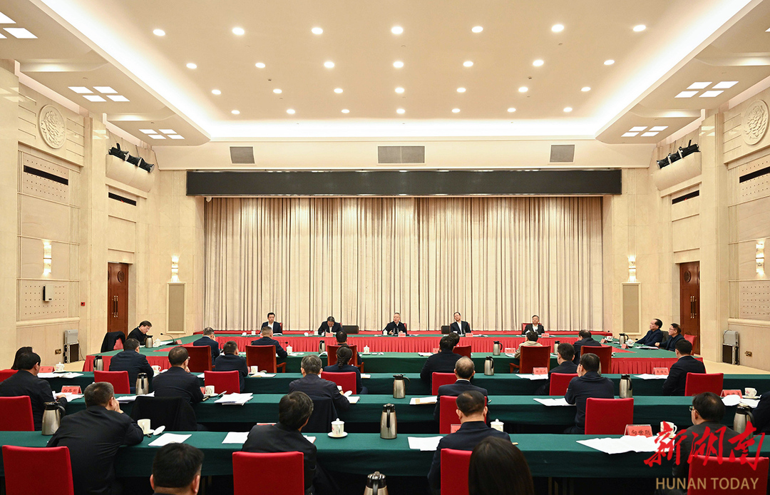 中共湖南省委召开党外人士座谈会征求对经济工作的意见建议