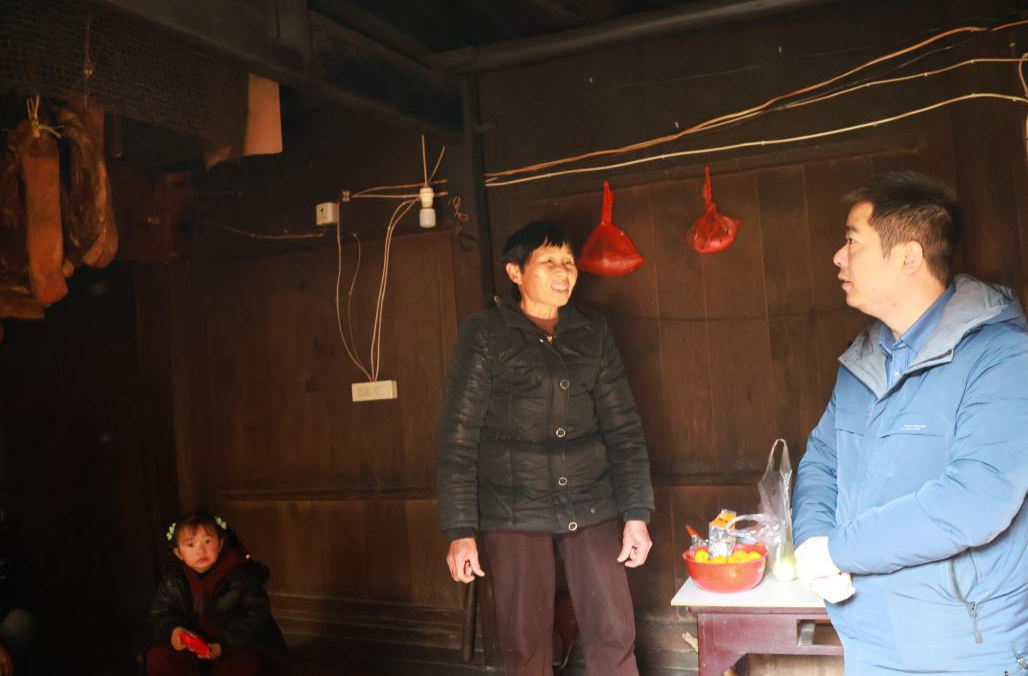 公坪镇：开展冬季“敲门行动”，筑牢乡村“防火墙”