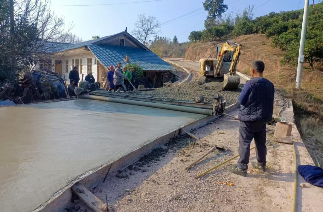 罗卜田乡：乡村振兴路先行 道路硬化暖民心