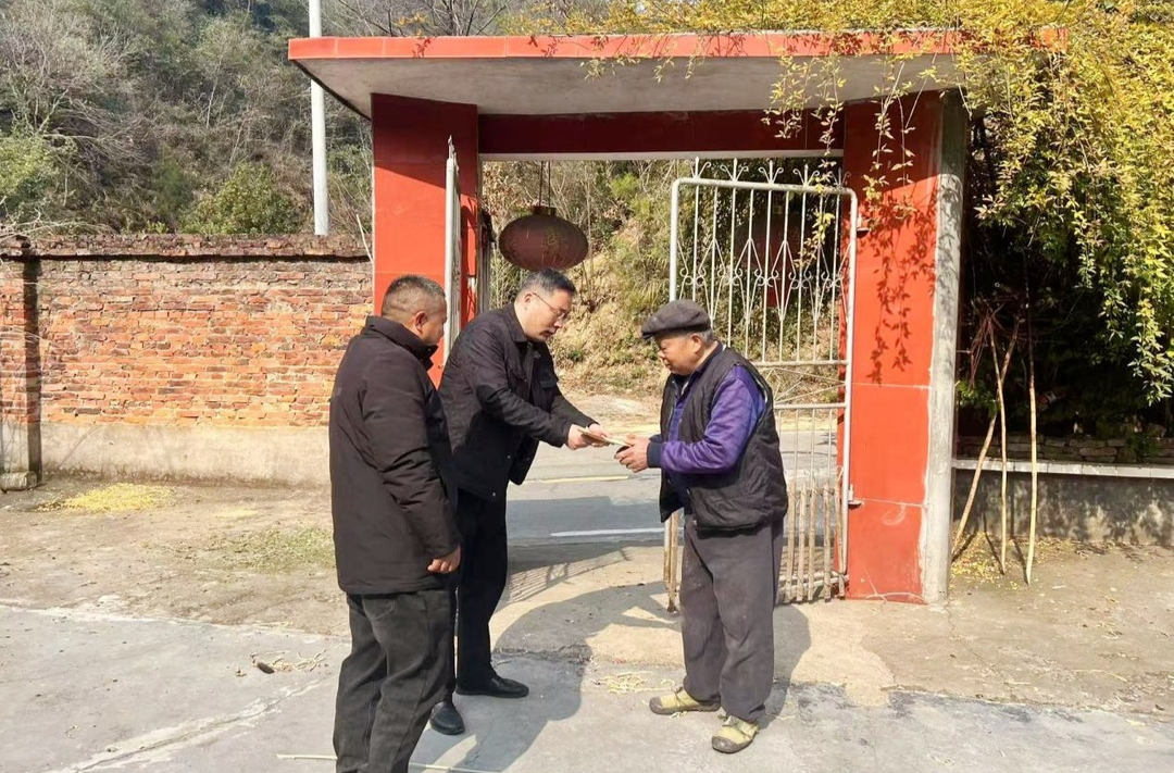 芷江镇：人大代表走村入户，慰问困难群众暖人心