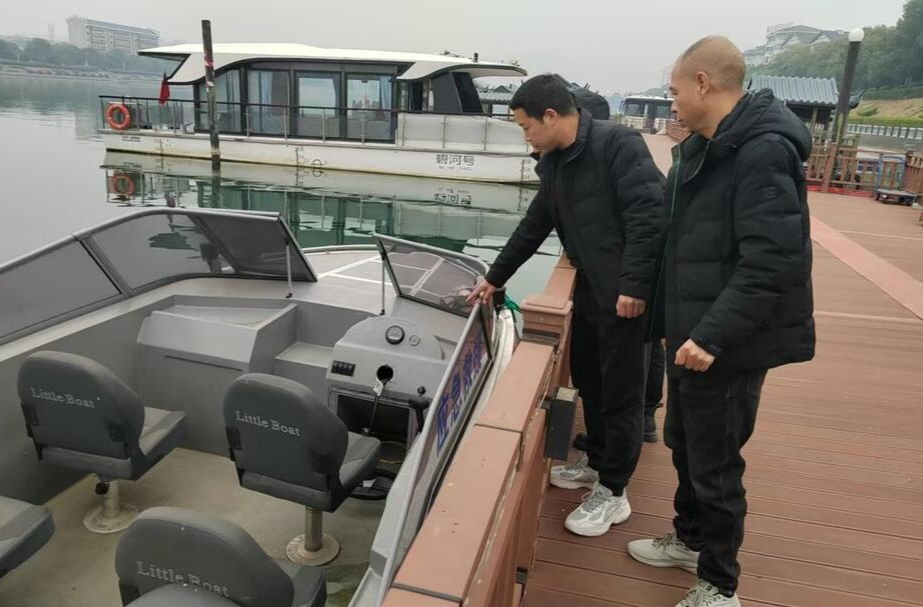 芷江水运：护航和平湖 春节不停歇