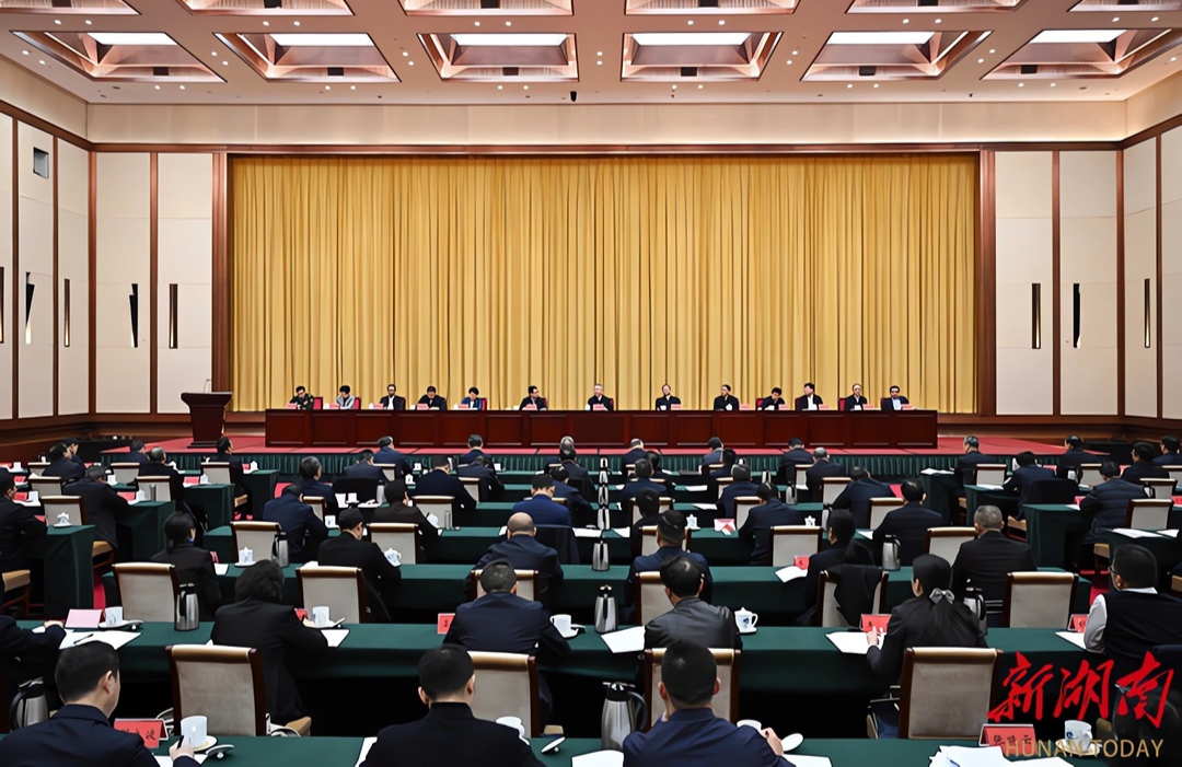 沈晓明：持续用力推动基层党组织全面进步全面过硬