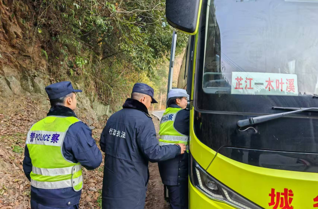 三道坑镇：加强道路交通执法 力保春运安全通畅