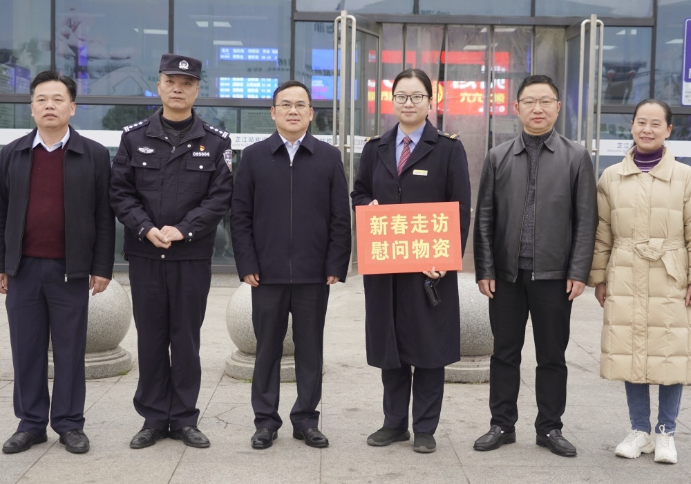 梁元和走访慰问一线工作人员和驻军部队