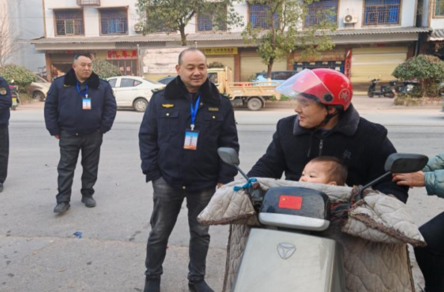 公坪镇：为春运安全保驾护航 助力团圆年