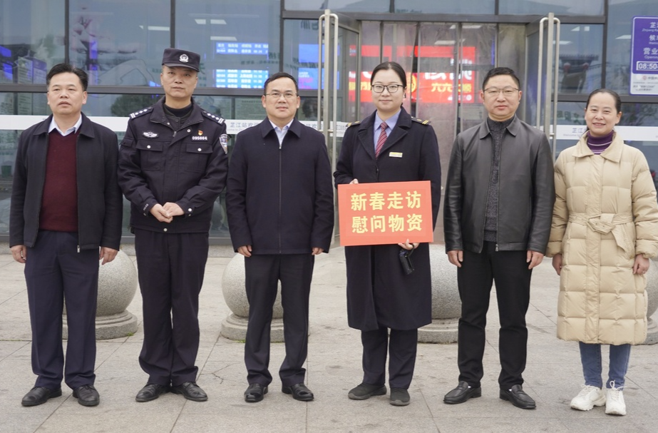 梁元和走访慰问一线工作人员和驻军部队