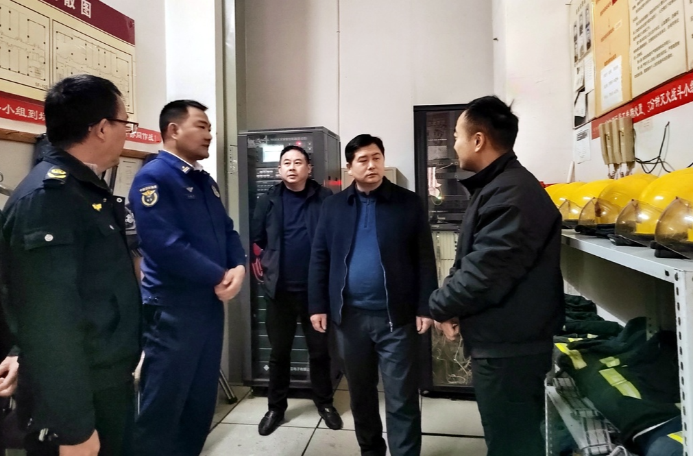 杨华军带队开展节前文化出版市场专项督导检查暨安全生产检查