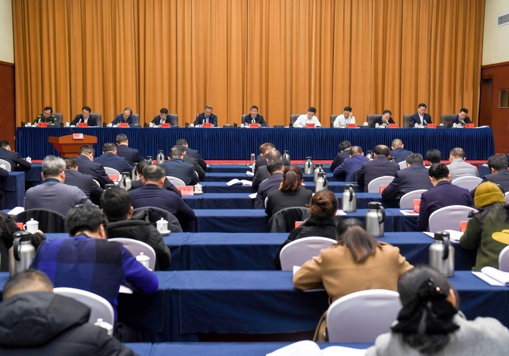 许忠建：切实把基层党组织建设得更加坚强有力