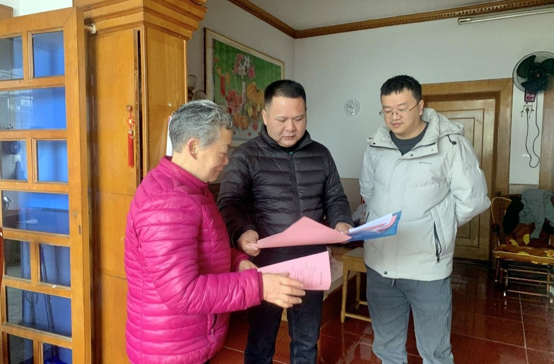 芷江总工会开展敲门行动  积极助力群众安全欢度春节