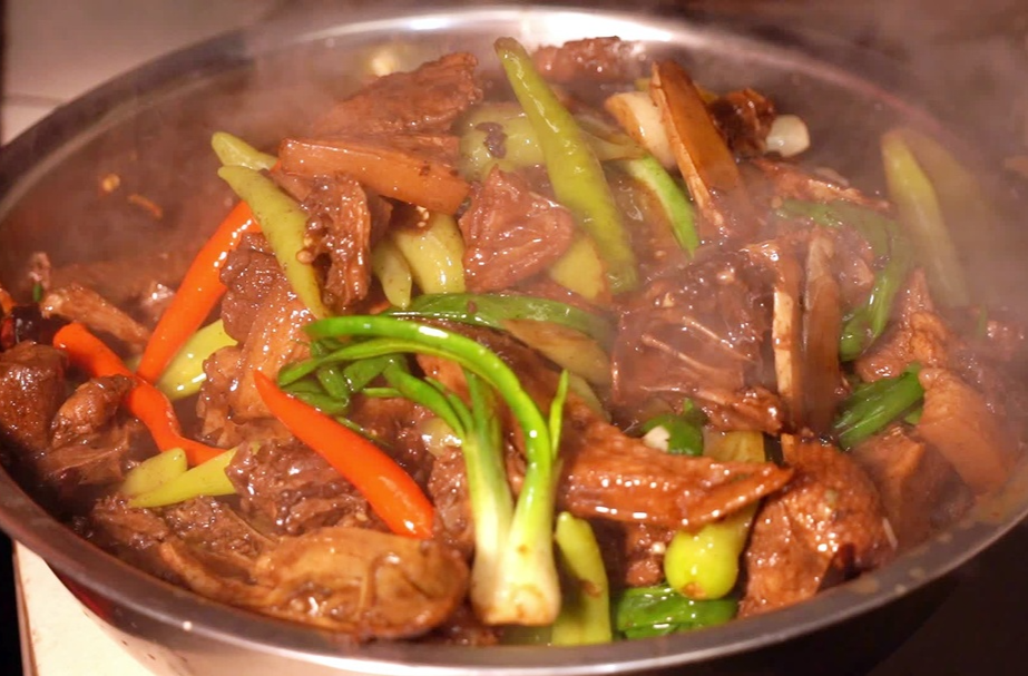 年夜饭—团圆的味道⑩丨年夜饭里的“灵魂主角”—芷江鸭