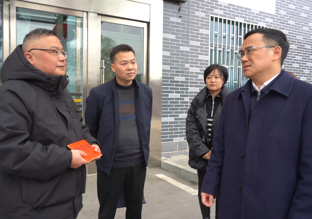 梁元和走访慰问医疗卫生机构
