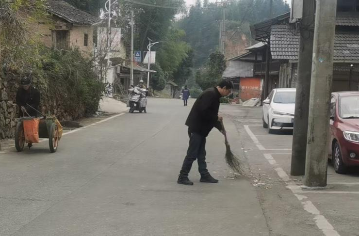 牛牯坪乡：打响春节后农村垃圾整治“第一枪” 全力刷新乡村“颜值”