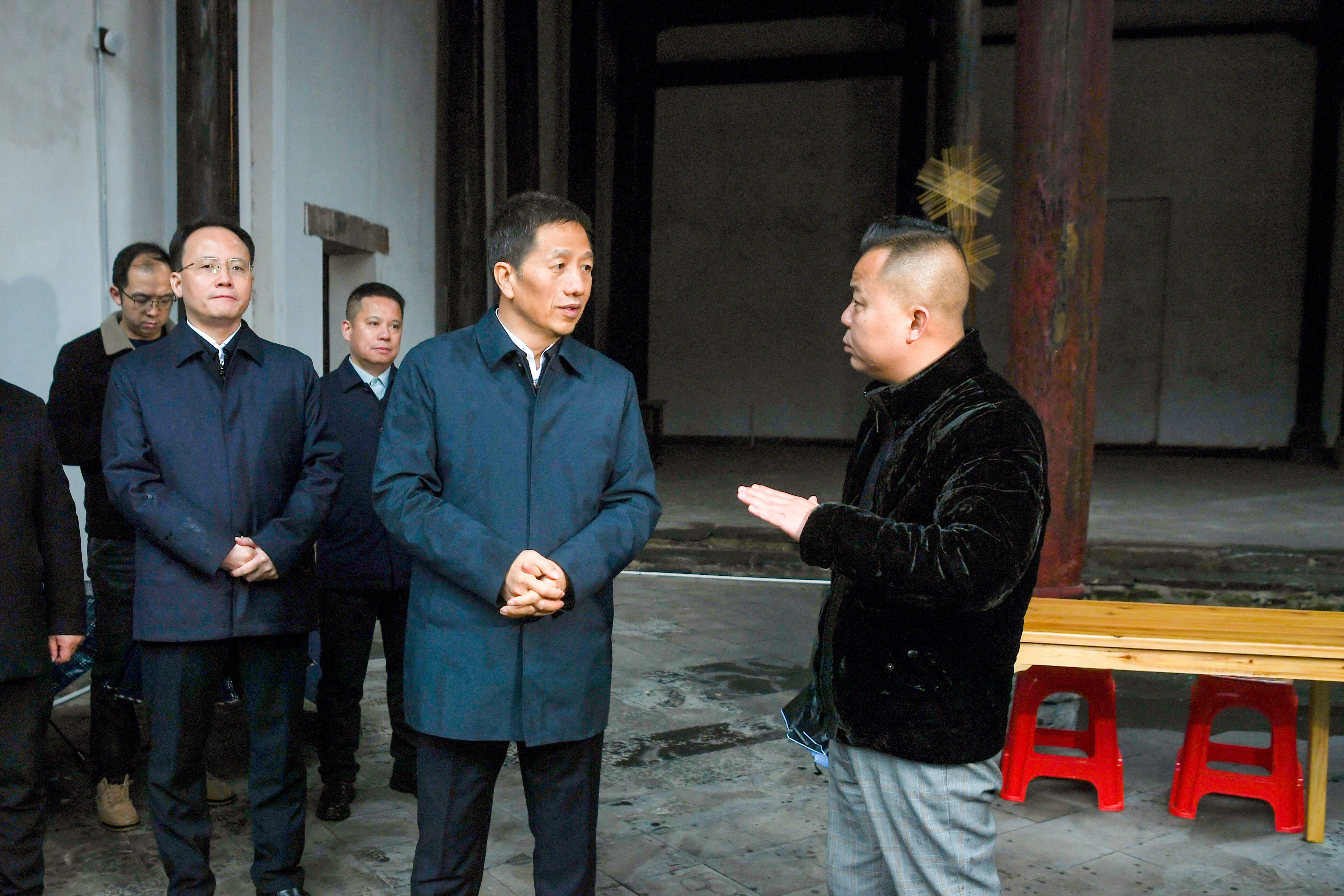 许忠建在洪江市、洪江区专题调研旅游“金三角”重点项目建设情况时强调：以滴水穿石的精神和久久为功的韧劲 坚定不移推进旅游“金三角”建设
