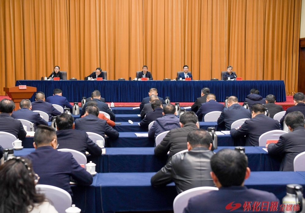 许忠建在2025年全市“一迎三创”推进会上强调：全力打好“一迎三创”攻坚战总体战