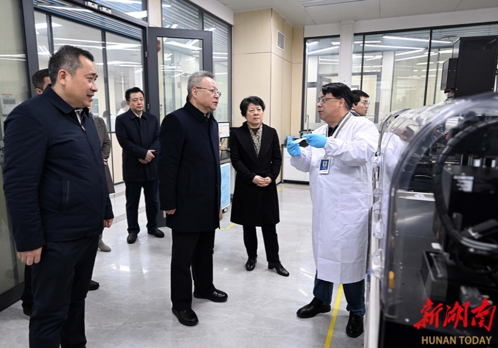 沈晓明围绕巩固延伸优势产业开展“十五五”规划专题调研