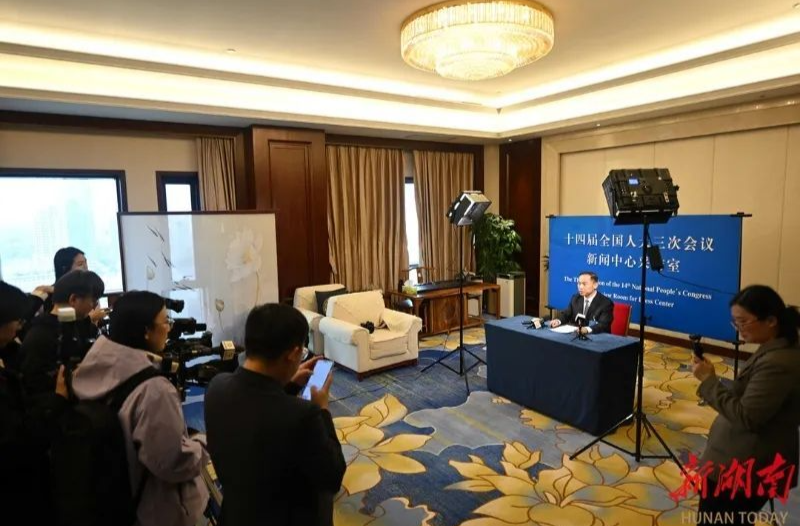 全国两会湖南团全团建议出炉！聚焦湘桂运河，力争宜昌至常德等铁路年内开工……
