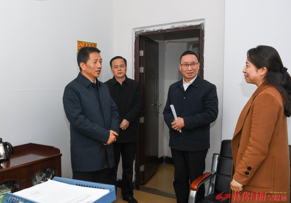 许忠建在部分市直单位走访调研