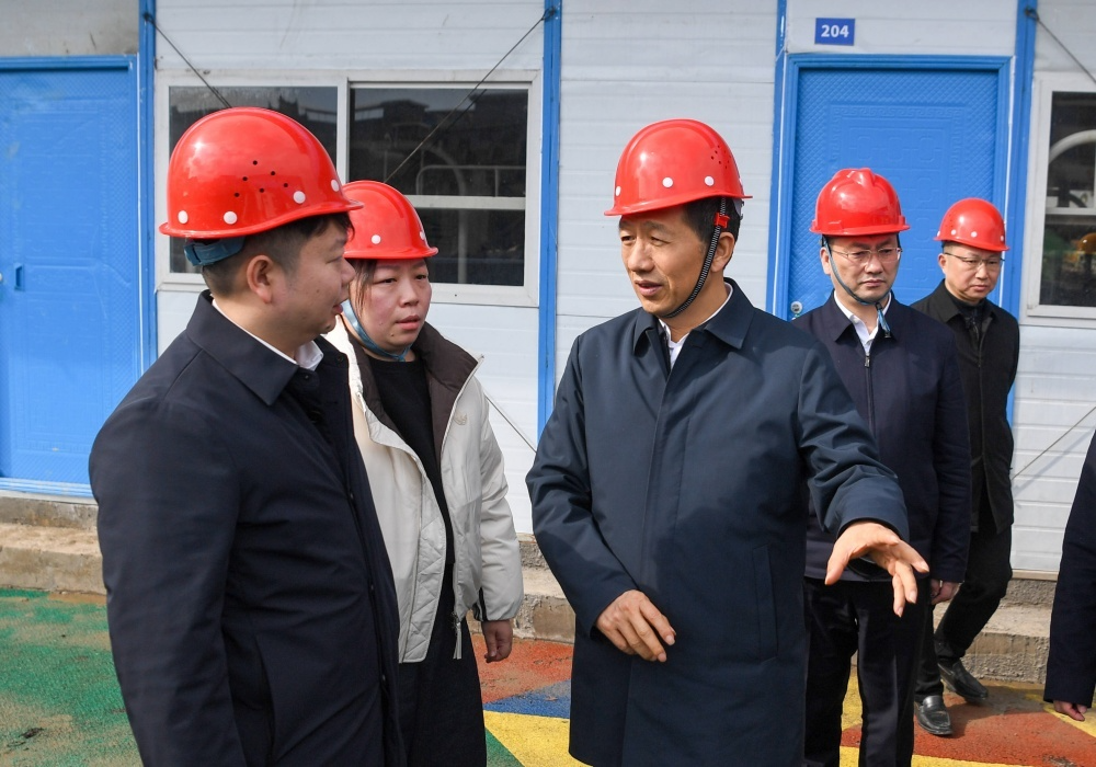 许忠建在芷江主持召开“三会合一”系列活动筹备工作调度会