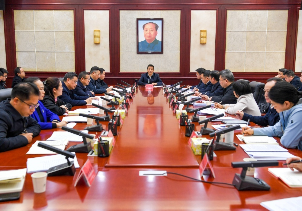 许忠建主持召开市委人才工作领导小组会议