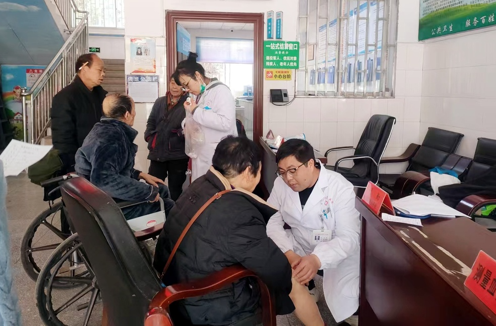 义诊进罗卜田乡：健康“医”路行，情暖百姓心
