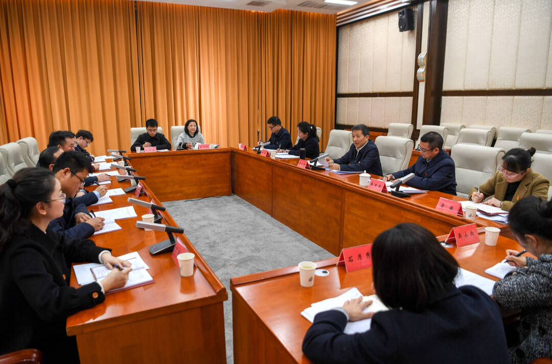 许忠建：在对党绝对忠诚上作表率
