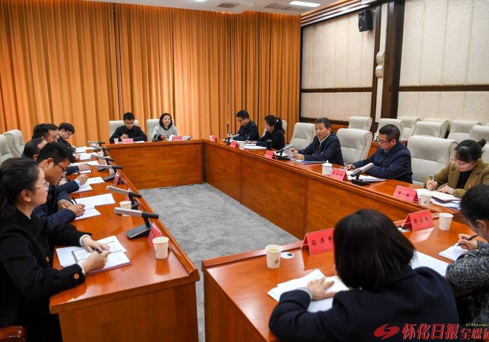 许忠建：在对党绝对忠诚上作表率