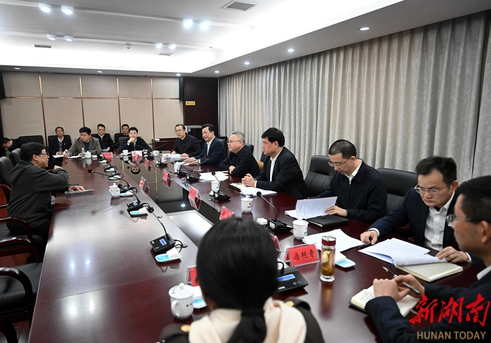 沈晓明到省信访局接访并主持召开座谈会