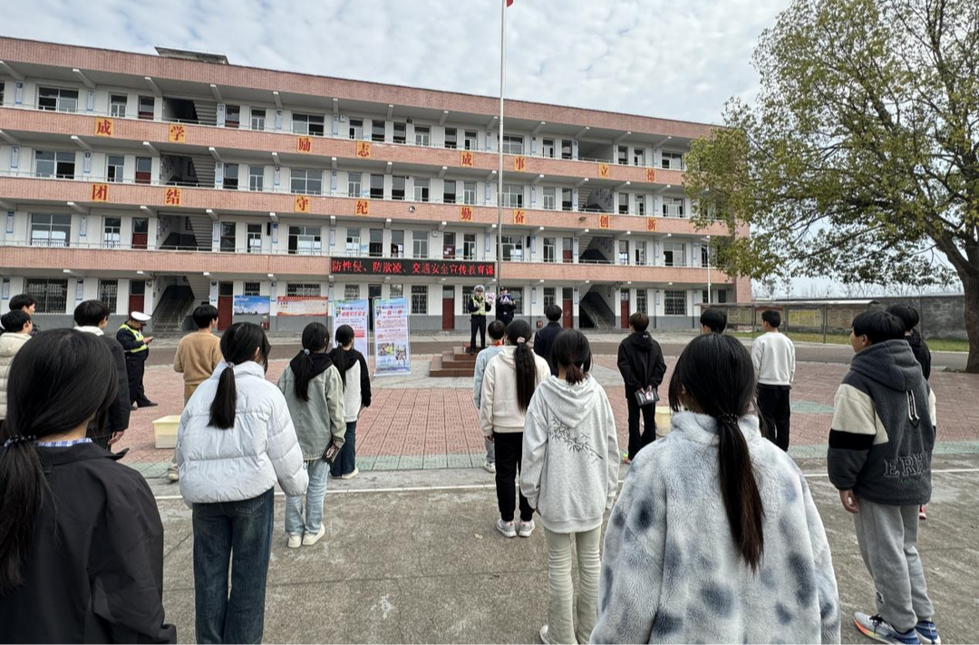 芷江：交通安全进校园平安守护伴成长