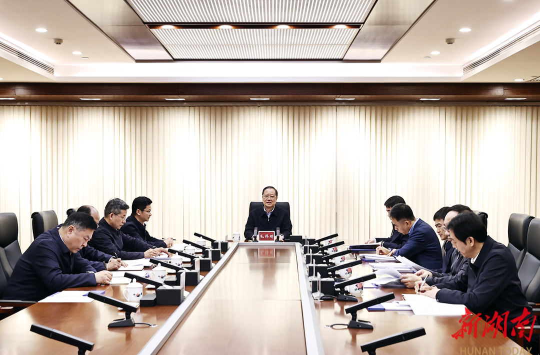 毛伟明主持省政府党组会议 部署开展深入贯彻中央八项规定精神学习教育