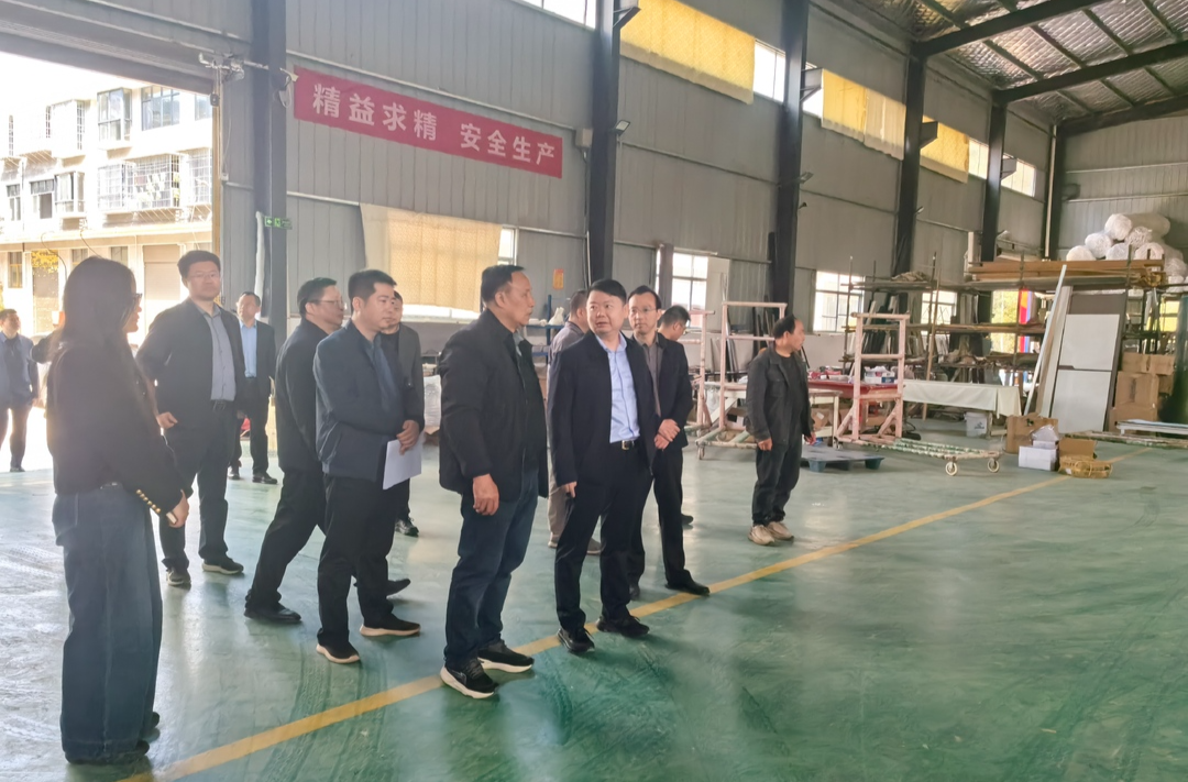 县委书记梁志平调研督导基层党建、安全生产等工作